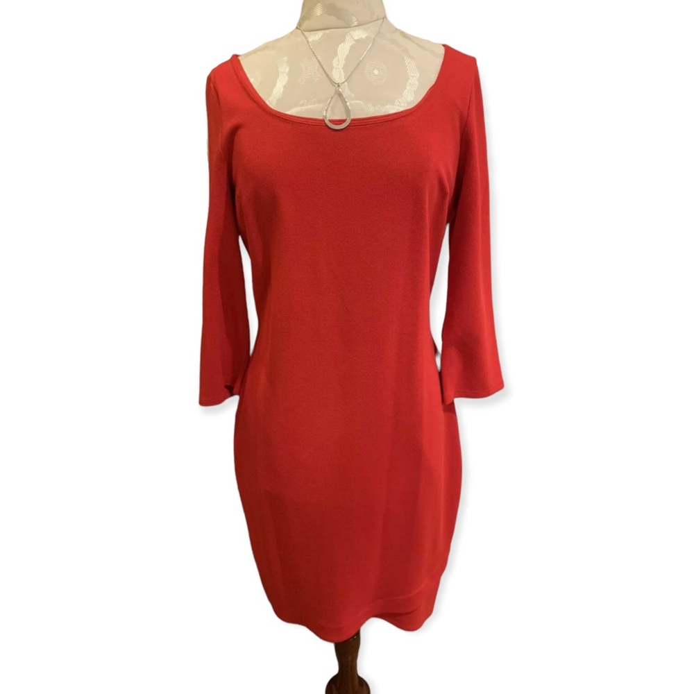 Express Fitted Red Dress Tulip Hem ❤️